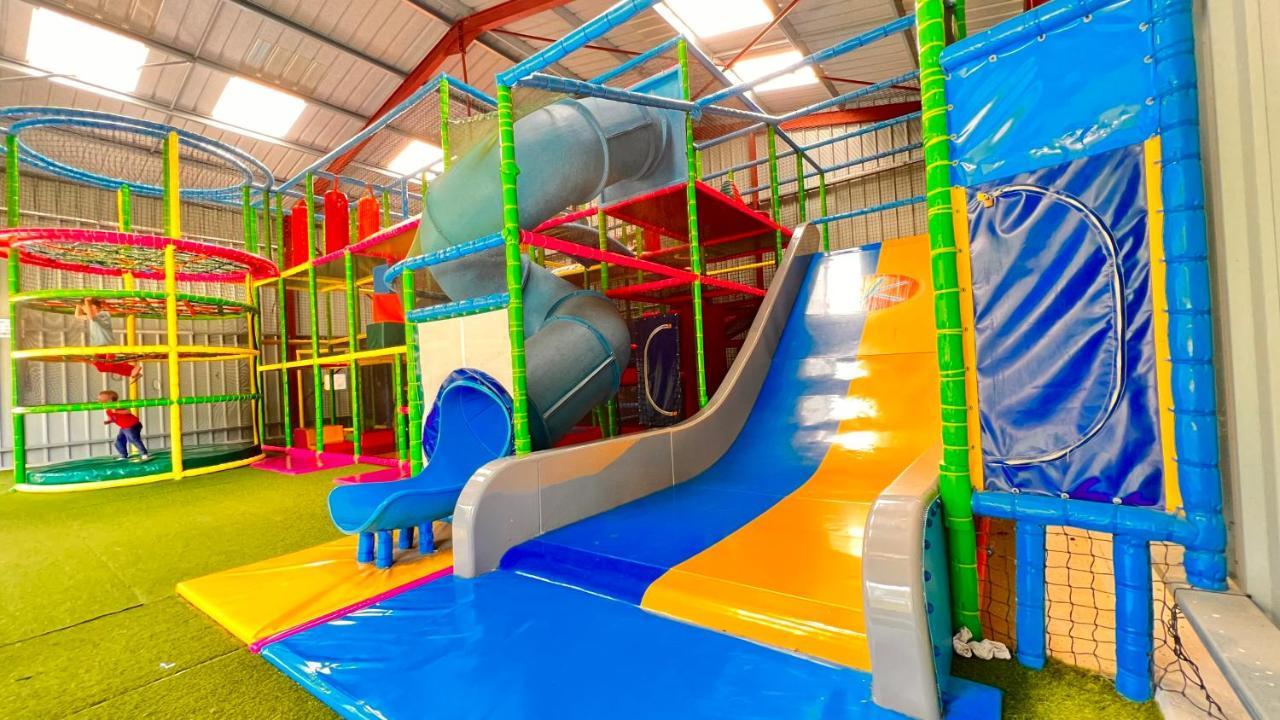 Camping Country Park Touquin - Site Officiel - Next To Disneyland Paris 外观 照片