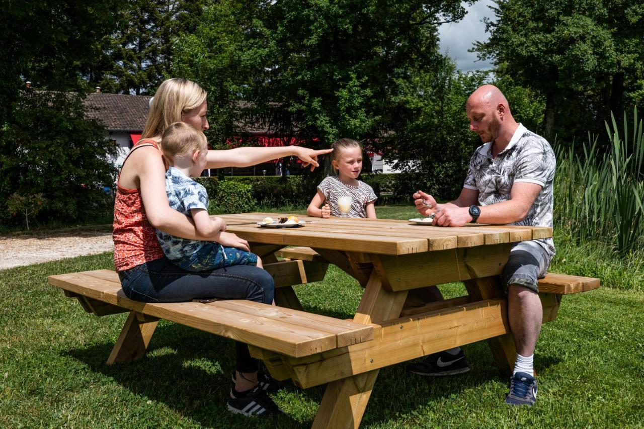 Camping Country Park Touquin - Site Officiel - Next To Disneyland Paris 外观 照片